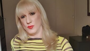 Manchester TS, Sasha Paige jerks her tranny cock