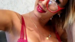 Beautiful shemale Selena Sanchez has big tits takes off her