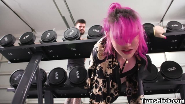This tranny gym scene is so fucking silly yet hot as fuck!